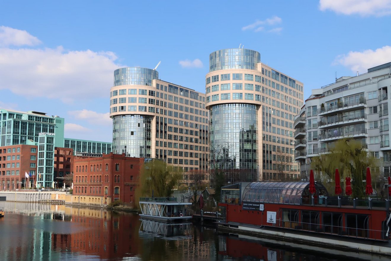 Liegenschaft des UKRats am Spreebogen in Berlin &ndash; Alt-Moabit